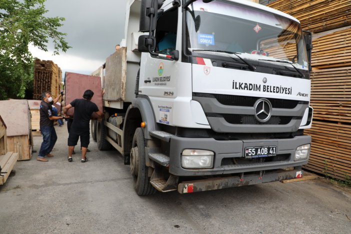 Sokak Hayvanları İçin Kulübe Çalışması