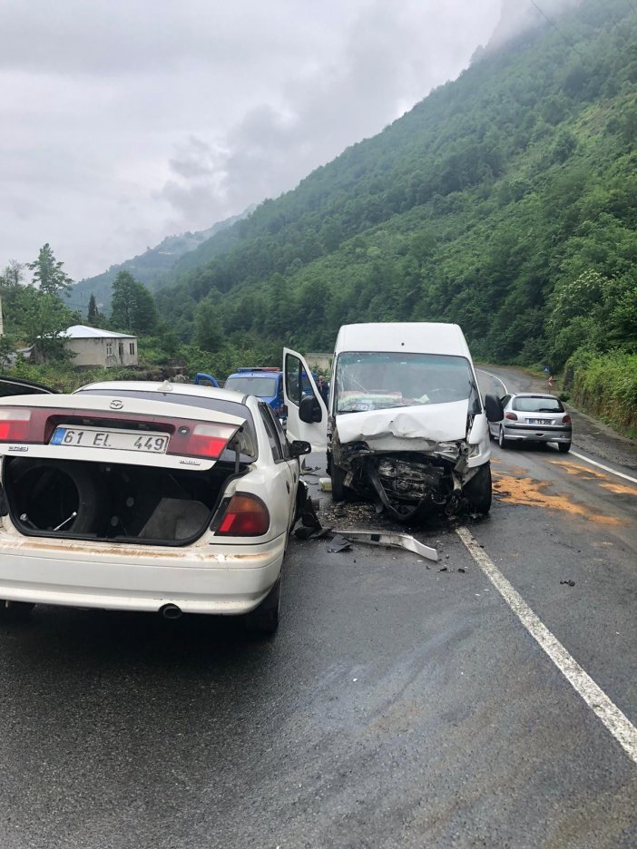 Trabzon’da Trafik Kazası: 1 Ölü, 1 Yaralı