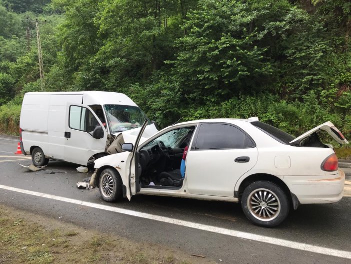 Trabzon’da Trafik Kazası: 1 Ölü, 1 Yaralı