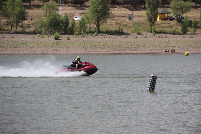 Doğunun Başkenti Erzurum’da Su Sporları Adrenalin Dolu Anlar Yaşatıyor