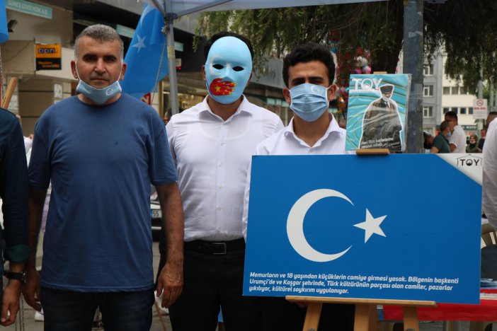 Omü’lü Doktor Adaylarından Uygur Türklerine Destek Standı