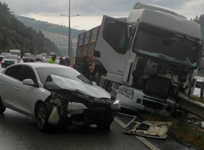 Samsun’da Otomobil Tır İle Çarpıştı: 1 Yaralı