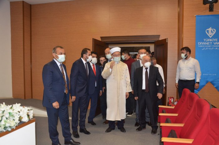 Diyanet İşleri Başkanı Erbaş: “149 Ülkede 25 Milyon İnsana Ulaşıyoruz”