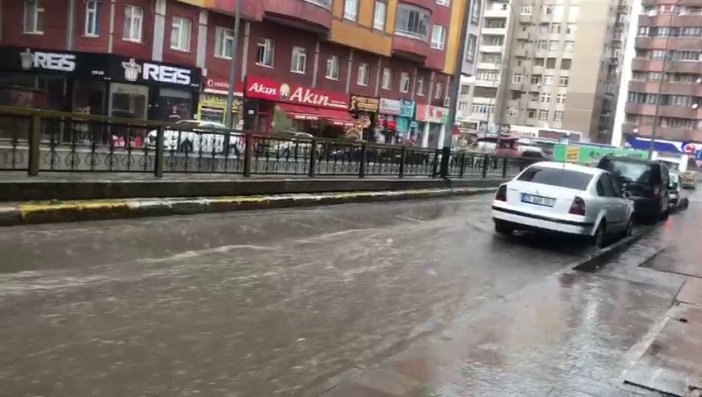 Erzurum Yağmurla Serinledi