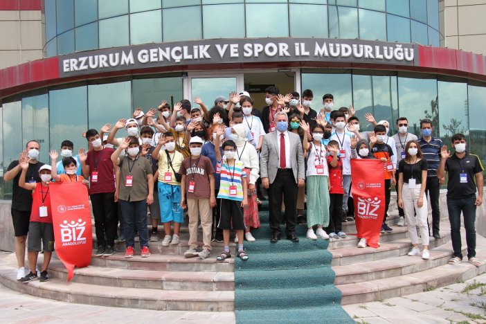 ‘biz Anadoluyuz’ Projesi Kapsamında Erzurum’a Gelen Iğdırlı Öğrencilerin Gezi Programı Tamamlandı