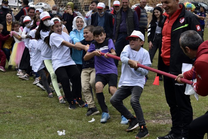 2 Bin Metre Rakımlı Yaylada Spor Şenliği Yapıldı