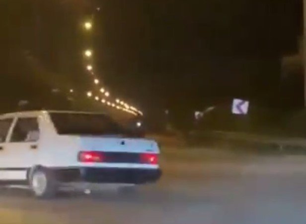 Trafiği Durdurup Drift Yapan Magandalar Böyle Görüntülendi