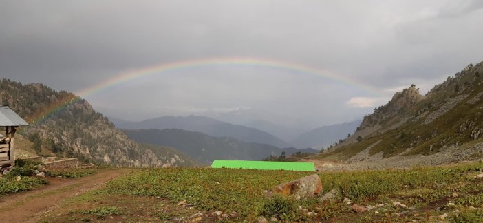 Artvin’de Kartpostallık Gök Kuşağı Manzarası