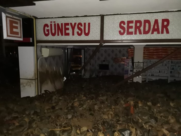 Rize’de Selde Kaybolan Kişi Sayısı 3’e Yükseldi