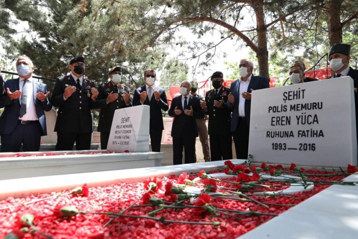 15 Temmuz Demokrasi Ve Milli Birlik Günü’nde Şehitlik Ziyareti