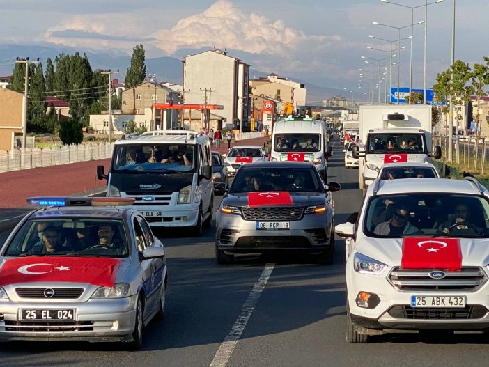 Horasan’da 15 Temmuz Konvoyu