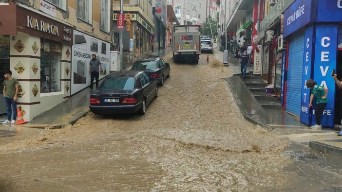 Gümüşhane’de Kuvvetli Sağanak Etkili Oldu