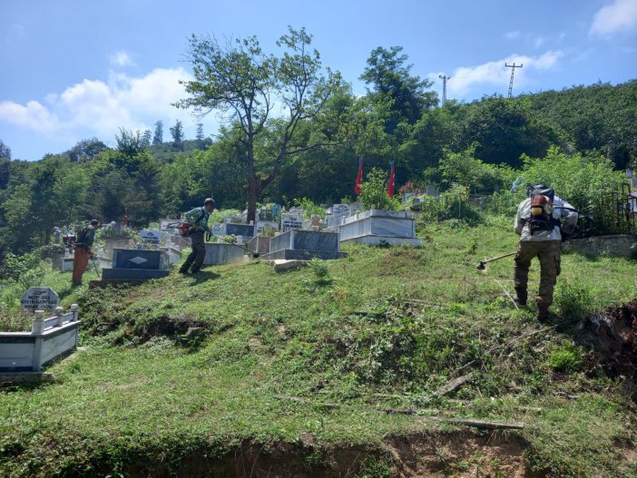 Ordu’da Mezarlıklar Bayrama Hazır