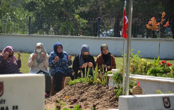 Bafra’da Arefe Gününde Şehitler Unutulmadı