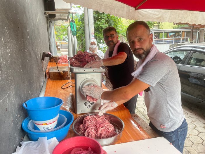 Kasap Ve Marketlerde Kıyma Çektirme Yoğunluğu