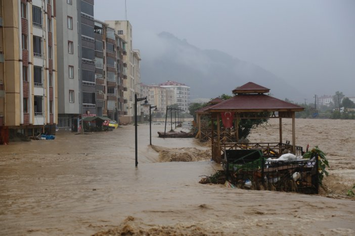 Sel Sonrası Göle Dönen Artvin’in Arhavi İlçe Merkezi Havadan Görüntülendi