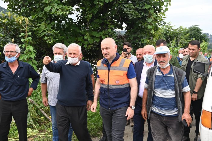 Bakan Adil Karaismailoğlu Arhavi’de İncelemelerini Sürdürdü