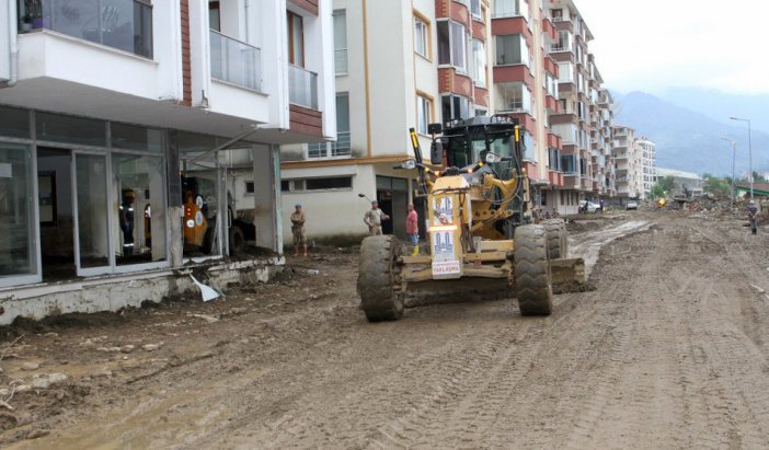 Büyükşehir Arhavi’de Gösterdiği Özveriyle Büyük Takdir Topladı