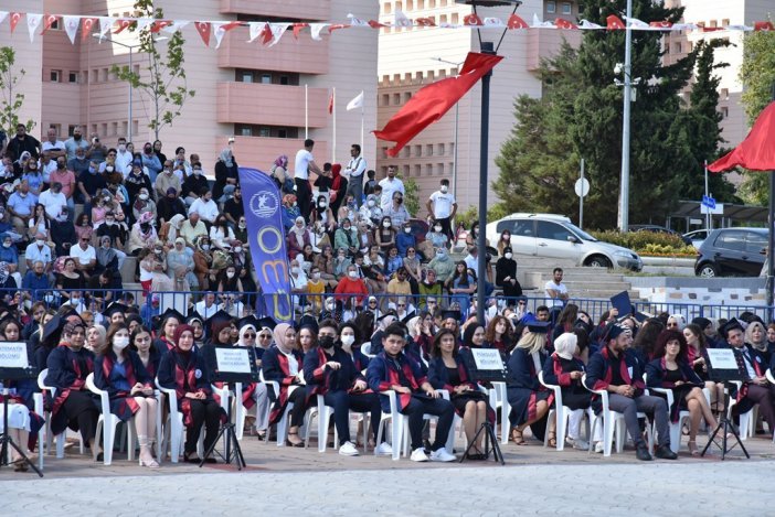 Omü Fen Edebiyat Fakültesi’nde Mezuniyet Heyecanı