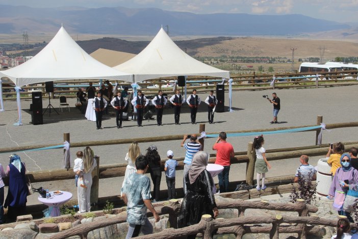 Demet Hanımın At Çiftliği Binicilik Ve İhtisas Kulübü Açıldı