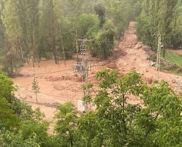 Erzurum’da Sel Yıktı Geçti, Tünelde Kaybolan İşçiyi Arama Çalışmaları Devam Ediyor