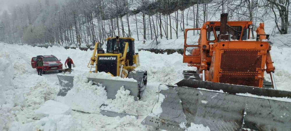 MACAHEL GEÇİDİ 19 Günlük Kar Esareti Sona Erdi